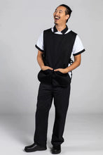 Load image into Gallery viewer, Uncommon Threads Regular Black Cobbler Apron (2 Pockets)