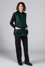 Load image into Gallery viewer, Uncommon Threads Regular Hunter Green Cobbler Apron (2 Pockets)