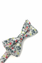 Load image into Gallery viewer, Cardi Pre-Tied Forest Green Enchantment Bow Tie